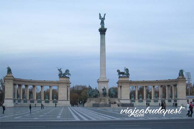 plaza de los heroes budapest